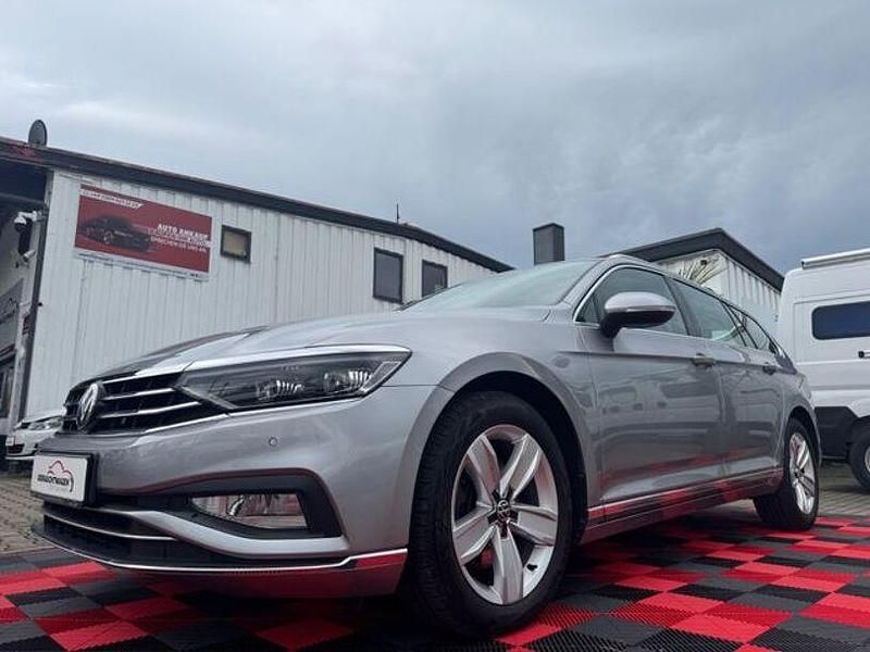 Silber Gebraucht 2020 VW Passat Elegance Kombi | 21.299 € (Fairer Preis) - Bild 1/4