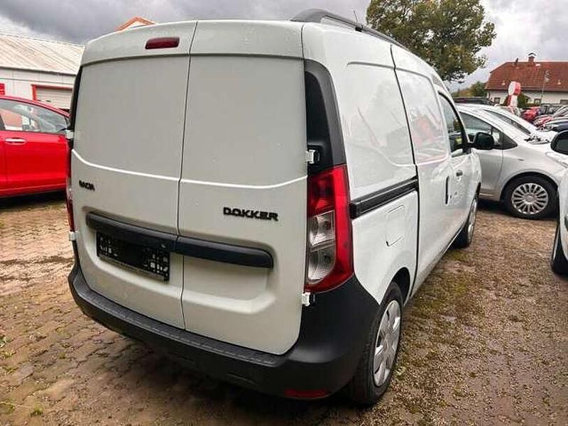 Gebraucht Dacia Dokker 102 PS (75 kW) 2019 Weiß Van / Kleinbus