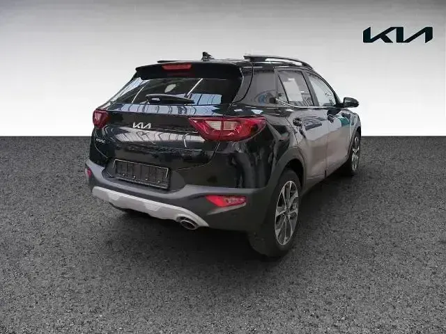 Gebraucht Kia Stonic Spirit 101 PS (74 kW) 2025 Schwarz SUV