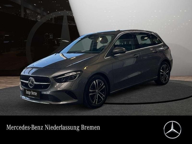 Usado Mercedes B200 Advanced 163 HP (119 kW) 2025 Cinzento Monovolume