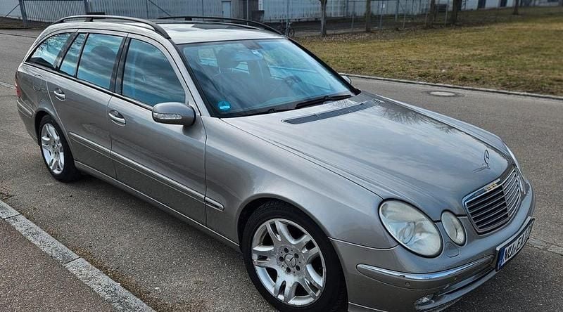 Gebraucht Mercedes E320 Avantgarde 204 PS (150 kW) 2003 Silber Limousine