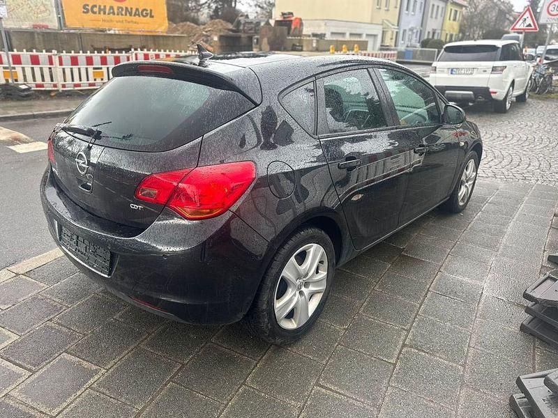 Gebraucht Opel Astra Design Edition 110 PS (80 kW) 2011 Schwarz Limousine
