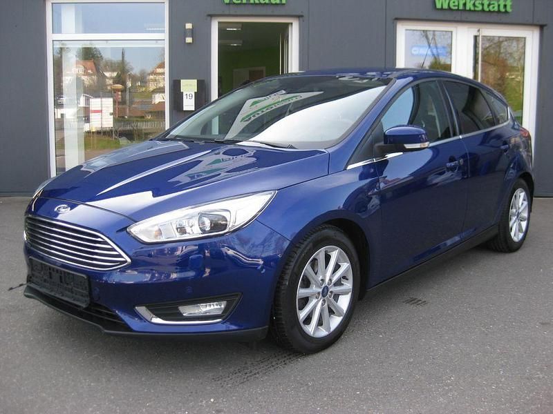 Gebraucht Ford Focus Titanium 120 PS (88 kW) 2016 Blau Limousine