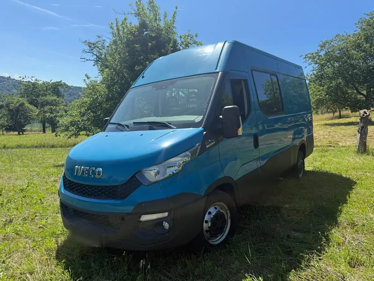 Gebraucht Iveco Daily 170 PS (125 kW) 2016 Blau Van / Kleinbus