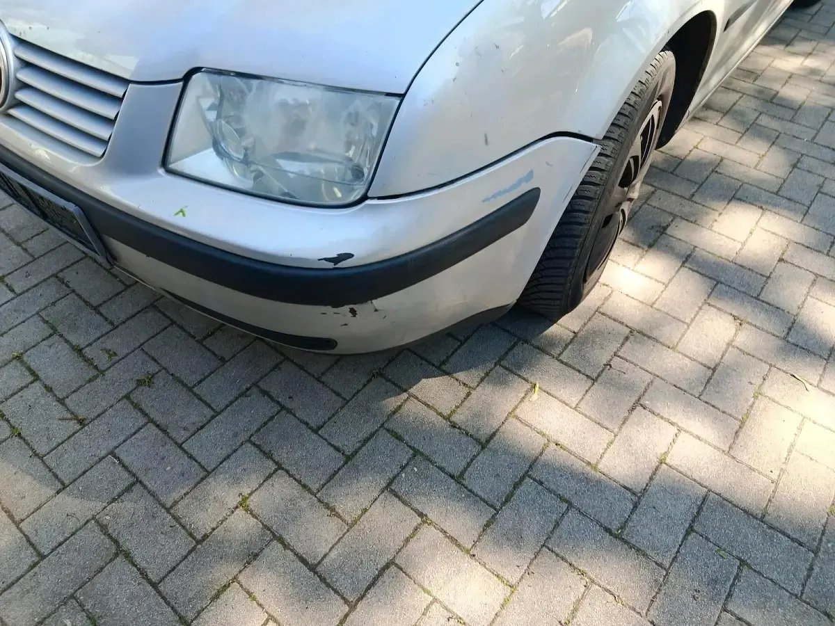 Second-hand VW Bora 90 CP (66 kW) 1998 Argintiu Berlinǎ