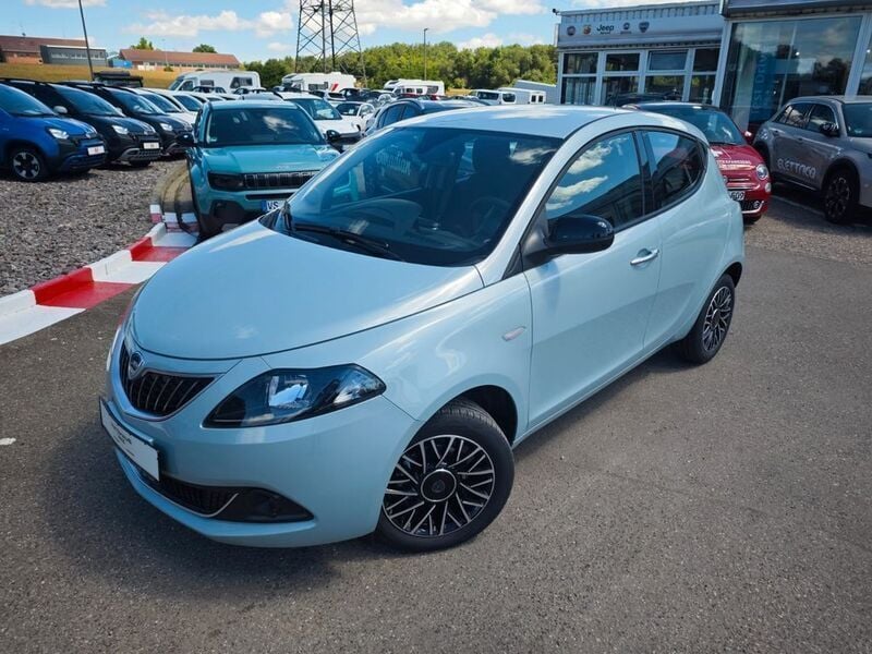 Gebraucht Lancia Ypsilon 69 PS (50 kW) 2024 Schwarz Kleinwagen