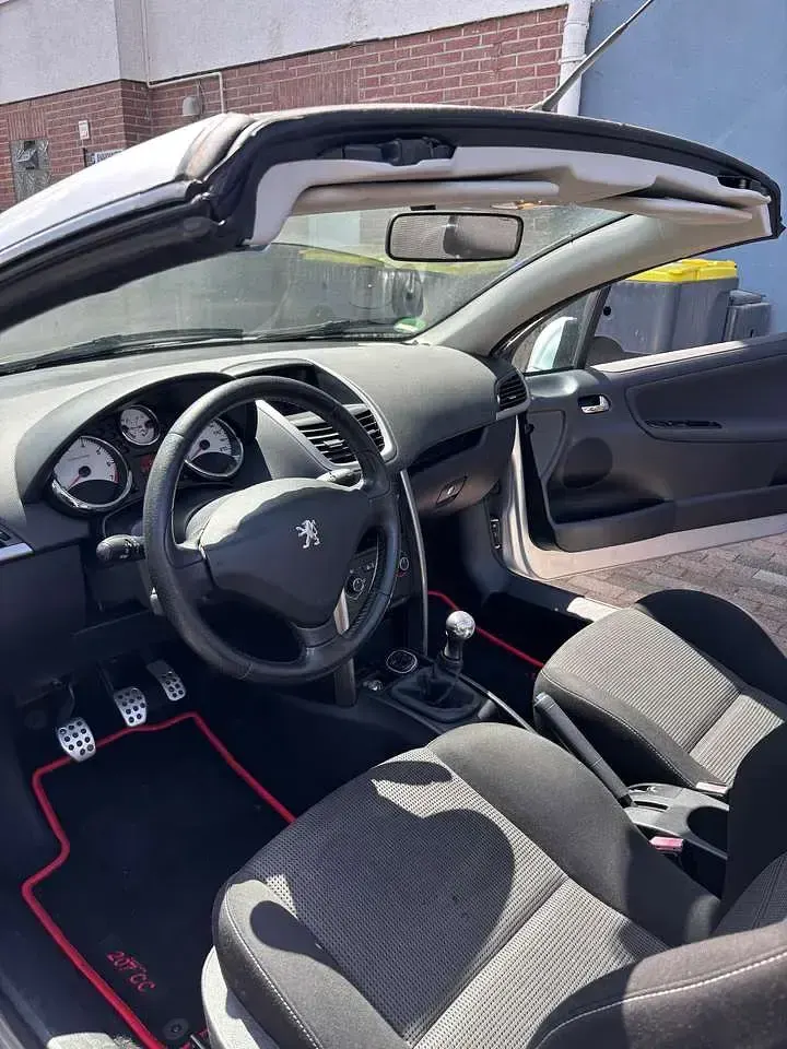 Gebraucht Peugeot 207 CC Filou 120 PS (88 kW) 2010 Silber Cabrio