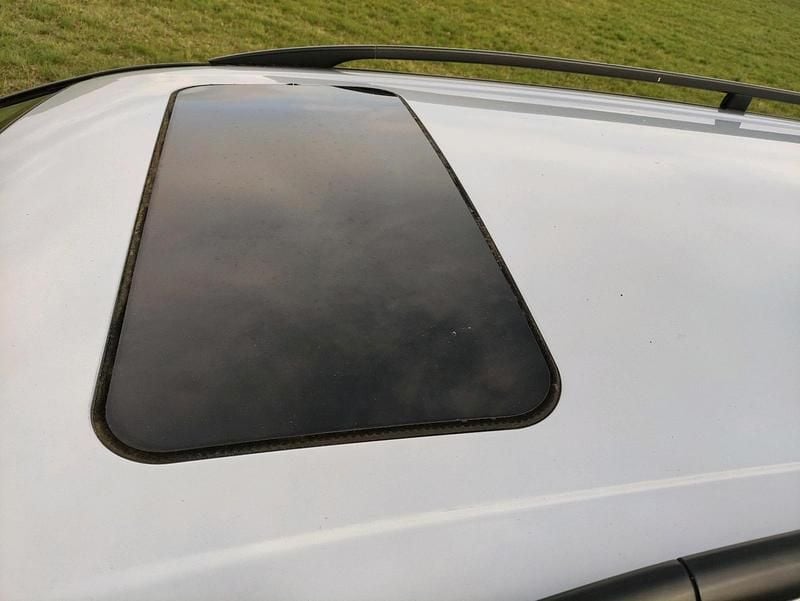 Second-hand VW Sharan 131 CP (96 kW) 2004 Argintiu Monovolum