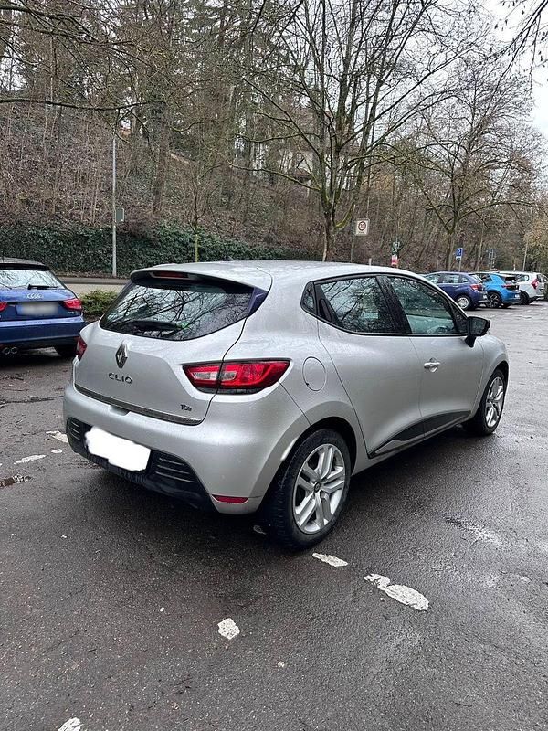 Gebraucht Renault Clio IV LIMITED 90 PS (66 kW) 2016 Silber Kleinwagen