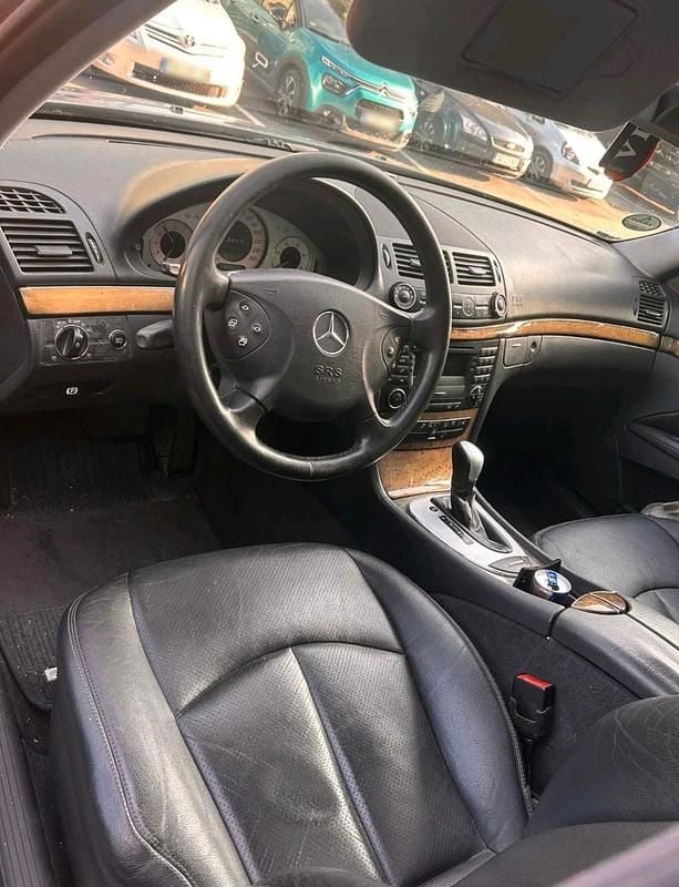 Gebraucht Mercedes E320 204 PS (150 kW) 2005 Grau Limousine