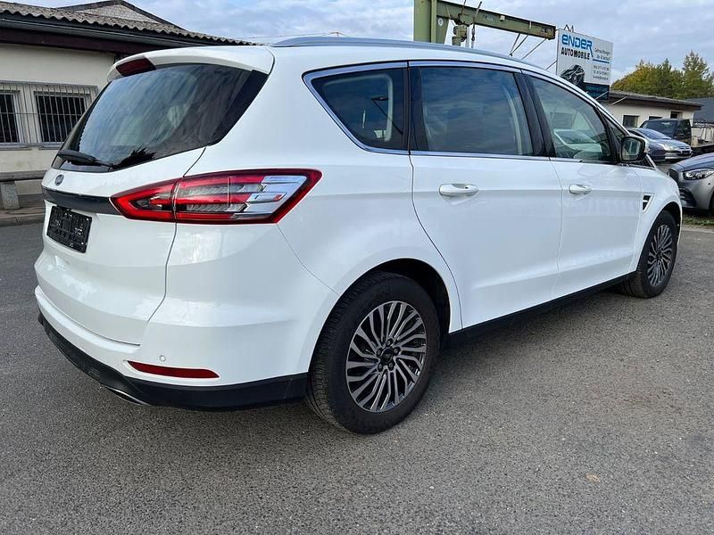 Gebraucht Ford S-MAX Titanium 190 PS (139 kW) 2019 Weiß Van / Kleinbus