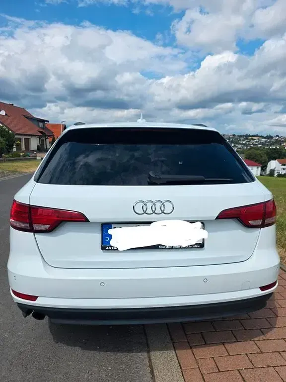 Gebraucht Audi A4 150 PS (110 kW) 2018 Weiß Kombi