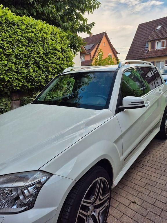 Weiß Gebraucht 2010 Mercedes GLK350 SUV | 15.300 € (Fairer Preis) - Bild 1/4