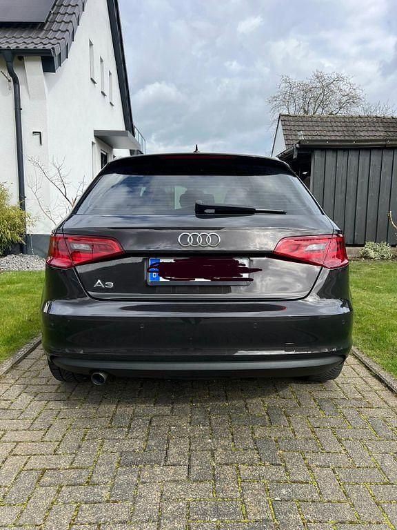 Gebraucht Audi A3 Attraction 110 PS (80 kW) 2015 Braun Limousine