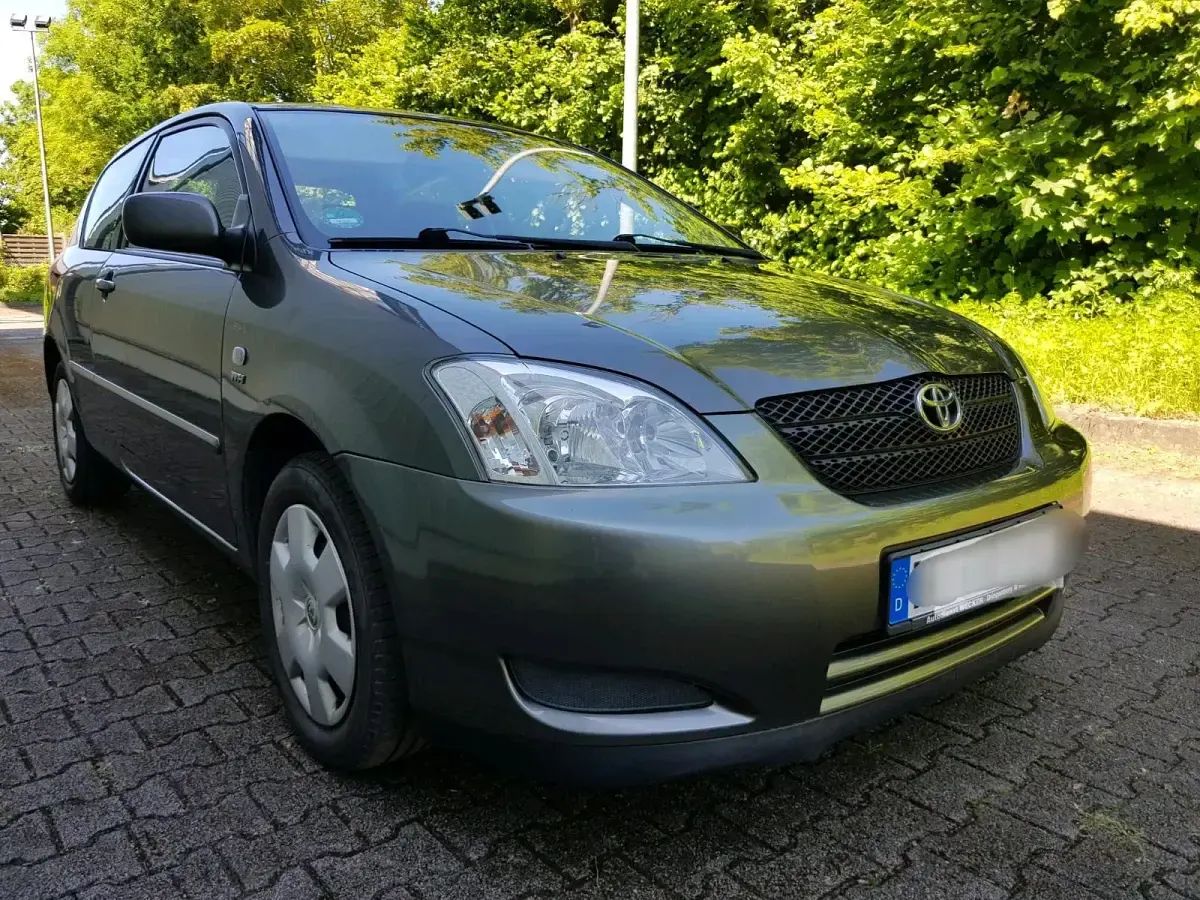 Używany Toyota Corolla 97 KM (71 kW) 2002 Szary Hatchback