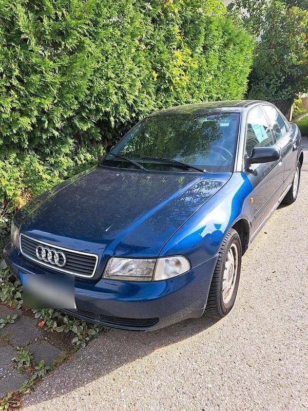 Grau Gebraucht 1999 Audi A4 Limousine | 500 € (Superpreis) - Bild 1/2