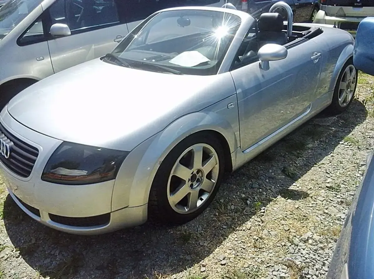 Gebraucht Audi TT 179 PS (131 kW) 2000 Lichtsilber metallic Coupé