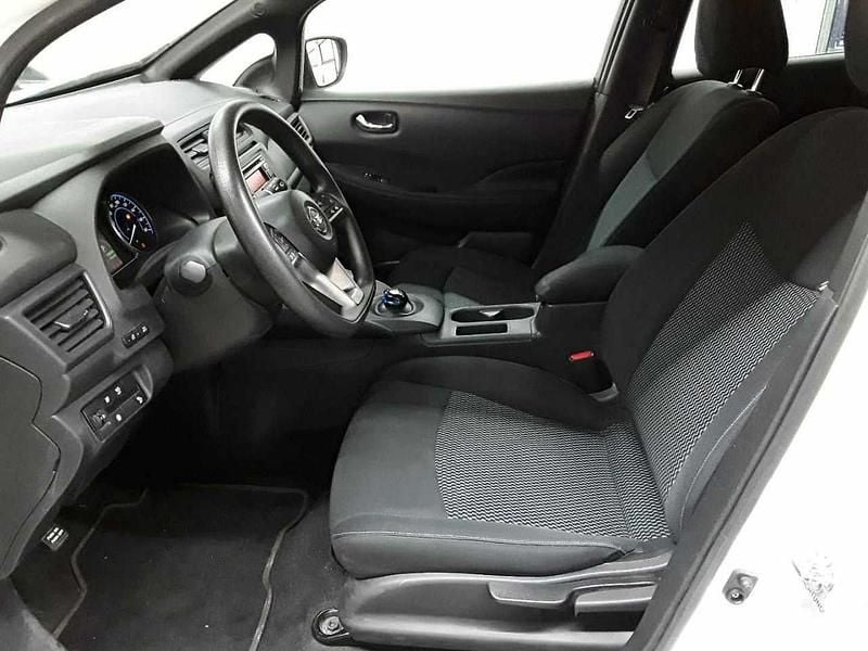 Gebraucht Nissan Leaf 110 kW (150 PS) 2022 Arctic solid white Kleinwagen