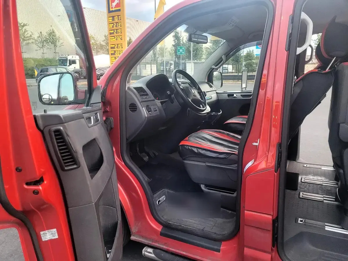 Gebraucht VW Multivan 174 PS (127 kW) 2006 Rot Van / Kleinbus