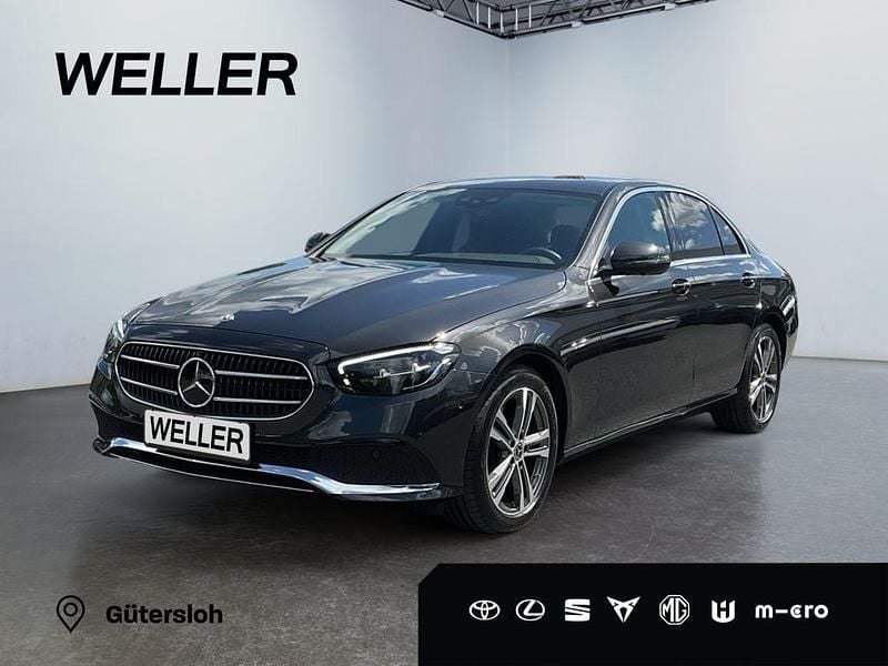 Gruen Gebraucht 2023 Mercedes E200 Avantgarde Limousine | 39.280 € (Guter Preis) - Bild 1/4