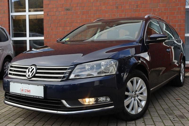 Blau Gebraucht 2014 VW Passat Comfortline Kombi | 6.490 € (Guter Preis) - Bild 1/4