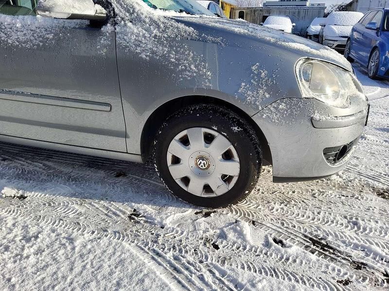 Gebraucht VW Polo Comfortline 60 PS (44 kW) 2009 Silverbird metallic Kleinwagen