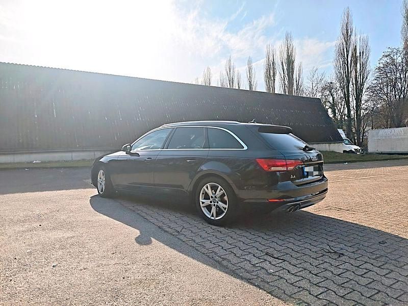 Gebraucht Audi A4 Ambiente 190 PS (139 kW) 2017 Schwarz Kombi