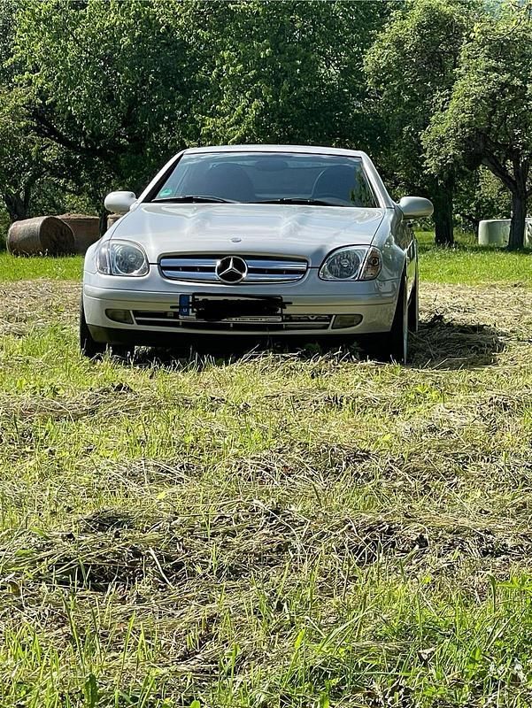 Silber Gebraucht 2000 Mercedes SLK230 Cabrio | 5.500 € (Fairer Preis) - Bild 1/4