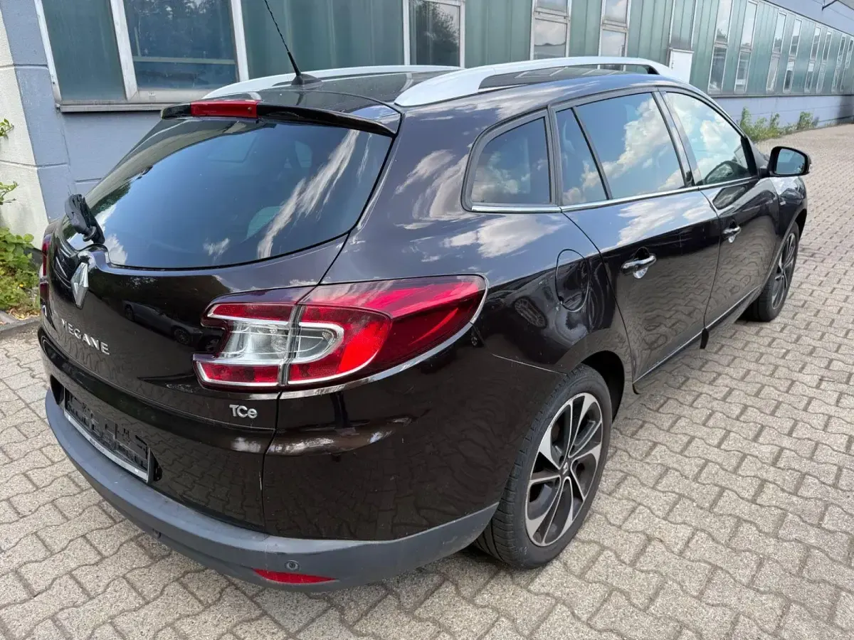 Gebraucht Renault Mégane GrandTour Bose Edition 132 PS (97 kW) 2014 Braun Kombi