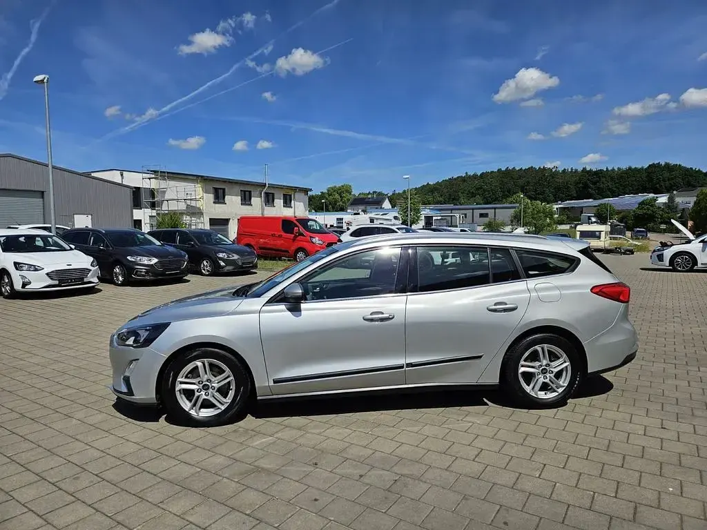 Gebraucht Ford Focus 120 PS (88 kW) 2020 Silber Limousine