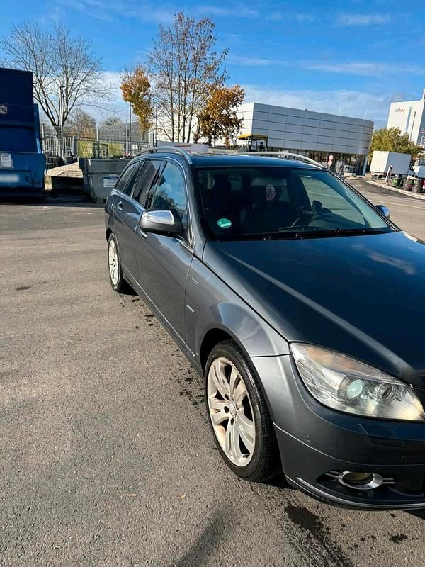 Gebraucht Mercedes C320 285 PS (209 kW) 2009 Blau Kombi