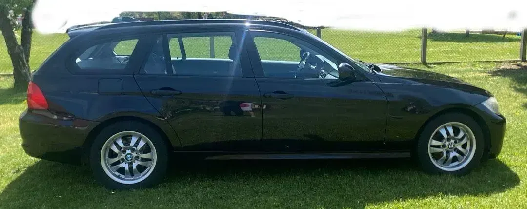 Occasion BMW 318 Efficient Dynamics 143 ch (105 kW) 2011 Noir Break