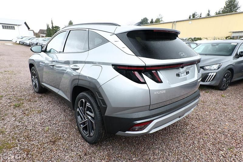Neu Hyundai Tucson 215 PS (158 kW) 2025 Shimmering silver metallic shimmering silver metallic SUV