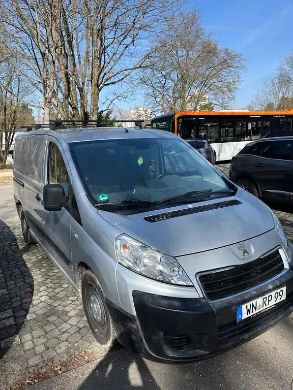 Gebraucht Peugeot Expert 128 PS (94 kW) 2013 Silber Van