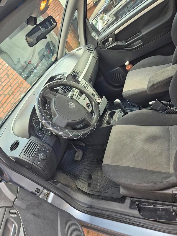 Second-hand Opel Meriva 105 CP (77 kW) 2006 Albastru Monovolum