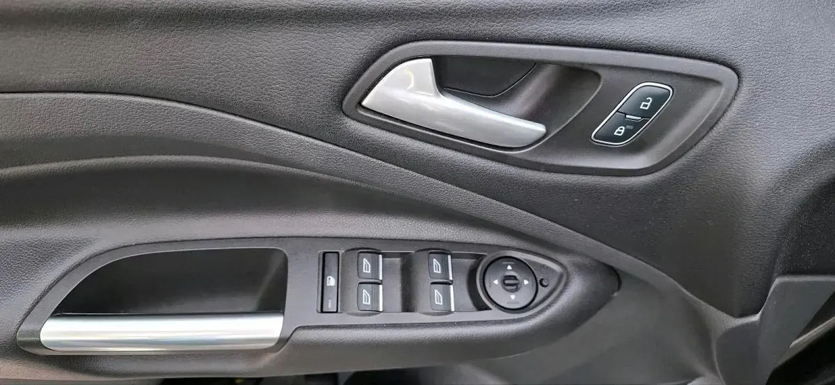 Gebraucht Ford Kuga Titanium 182 PS (133 kW) 2017 Grau SUV