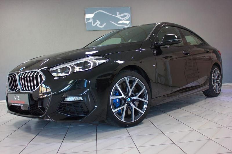 Black sapphiere met Gebraucht 2024 BMW 218 M Sport Coupé | 28.800 € (Fairer Preis) - Bild 1/4