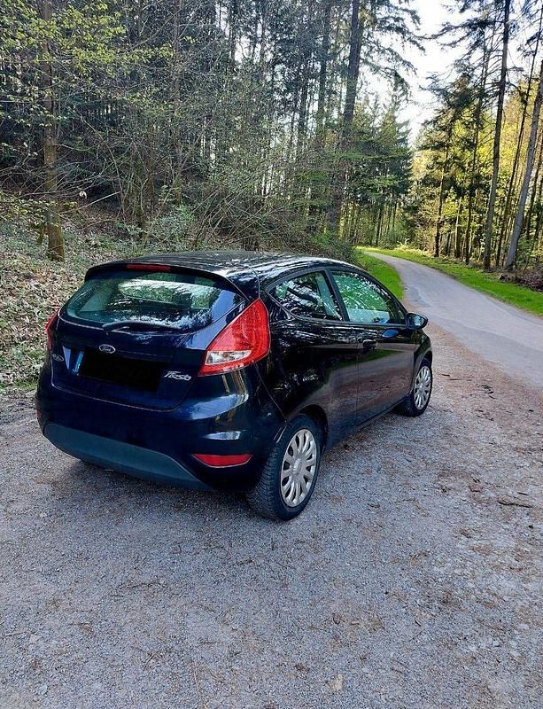 Gebraucht Ford Fiesta 97 PS (71 kW) 2010 Schwarz Kleinwagen