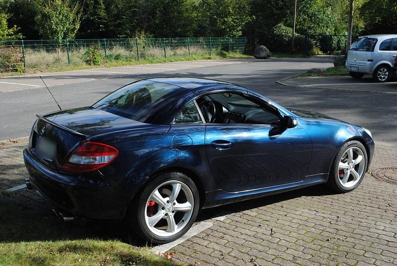 Second-hand Mercedes SLK200 163 CP (119 kW) 2006 Albastru Cabrio
