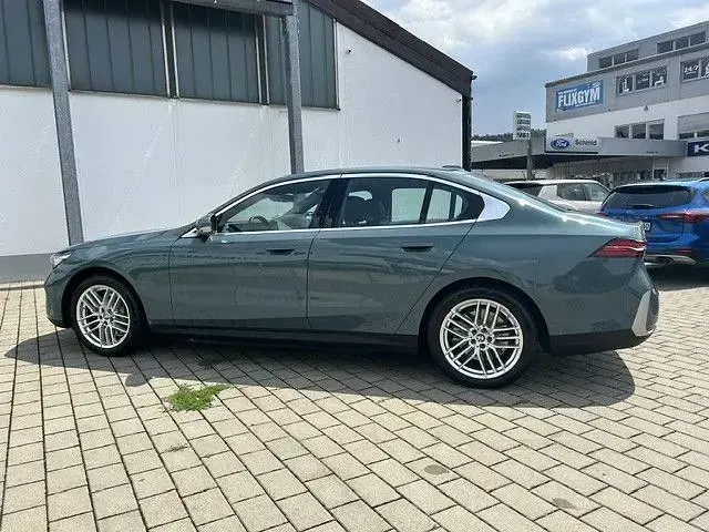 Gebraucht BMW i5 250 kW (340 PS) 2025 Grün Limousine
