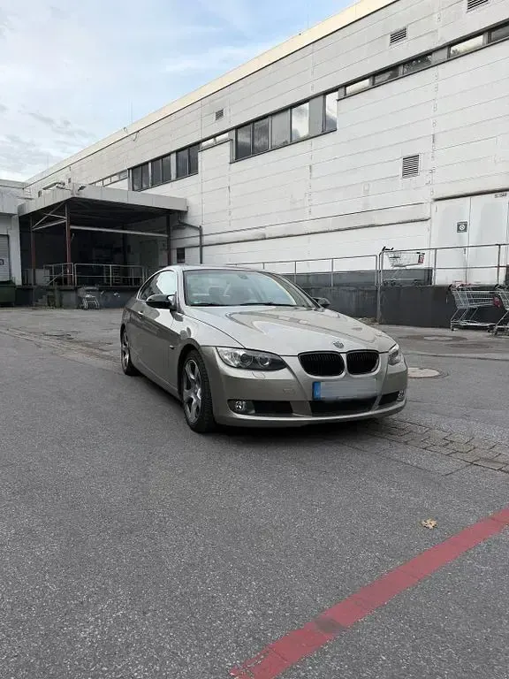 Gebraucht BMW 325 218 PS (160 kW) 2008 Beige Coupé