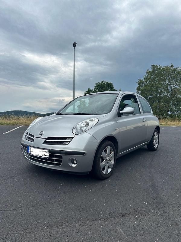 Silber Gebraucht 2003 Nissan Micra Kleinwagen | 1.490 € (Fairer Preis) - Bild 1/4