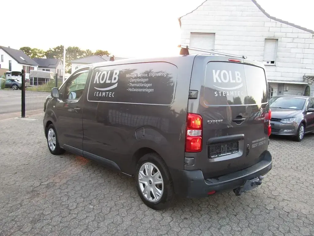 Gebraucht Peugeot Expert Premium 122 PS (89 kW) 2018 Grau Van