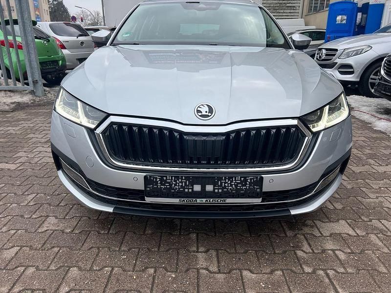 Gebraucht Skoda Octavia First Edition 131 PS (96 kW) 2021 Silber Kombi