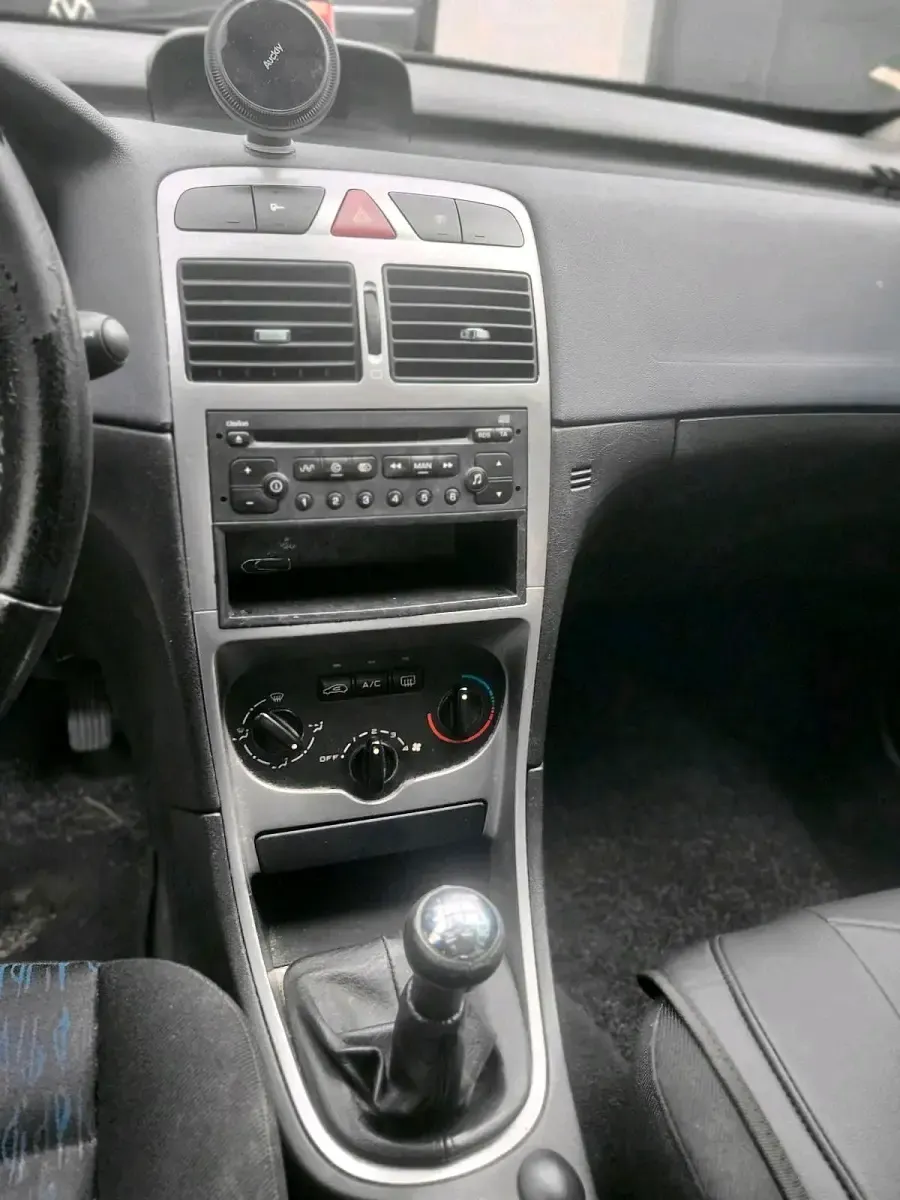 Gebraucht Peugeot 307 109 PS (80 kW) 2003 Limousine