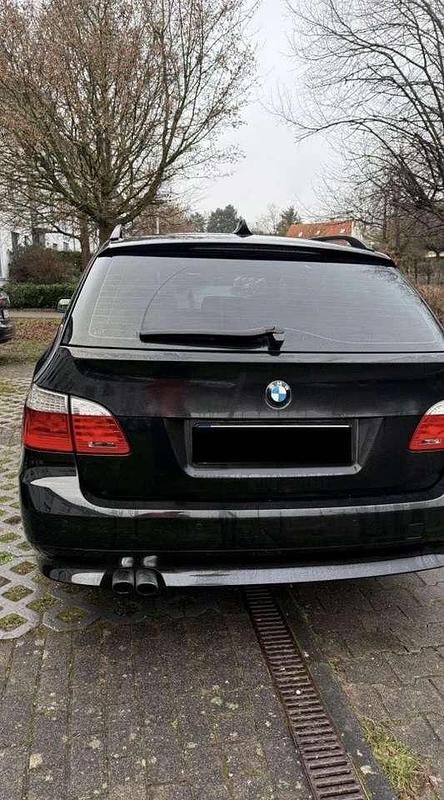 Gebraucht BMW 530 Exclusive 235 PS (172 kW) 2008 Schwarz Kombi