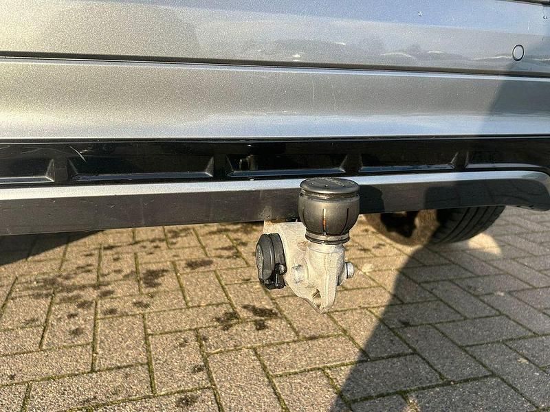 Gebraucht Volvo XC60 R-Design 252 PS (185 kW) 2019 Grau SUV