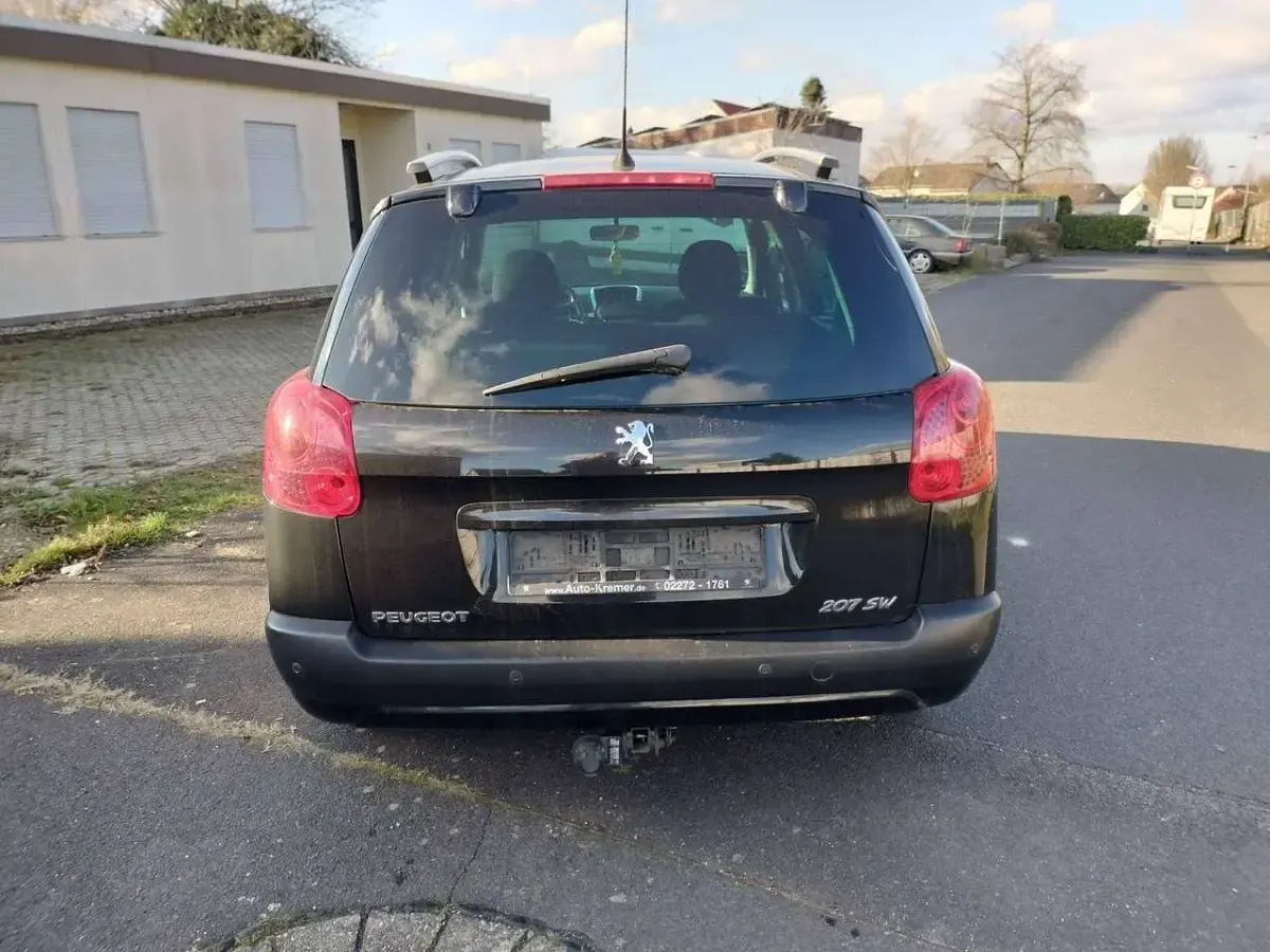 Gebraucht Peugeot 207 120 PS (88 kW) 2012 Schwarz Kombi