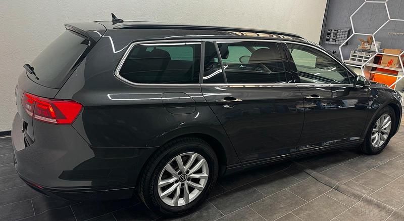 Gebraucht VW Passat Business 150 PS (110 kW) 2020 Grau Kombi