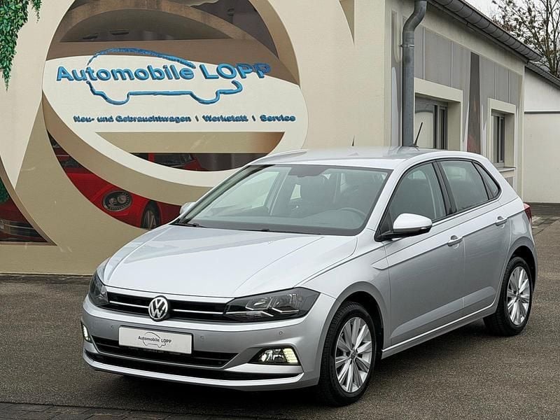 Reflexsilber metallic Gebraucht 2018 VW Polo Highline Limousine | 12.490 € (Fairer Preis) - Bild 1/4